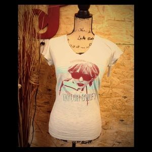 Taylor Swift T-shirt